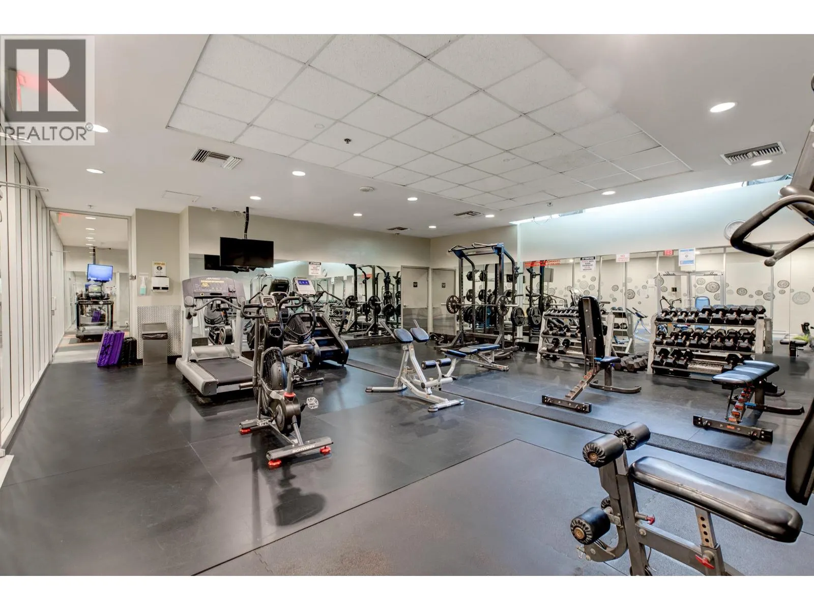 705 233 ROBSON STREET