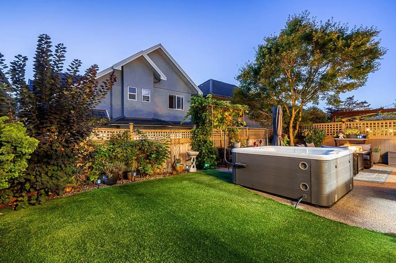 35 3363 ROSEMARY HEIGHTS CRESCENT