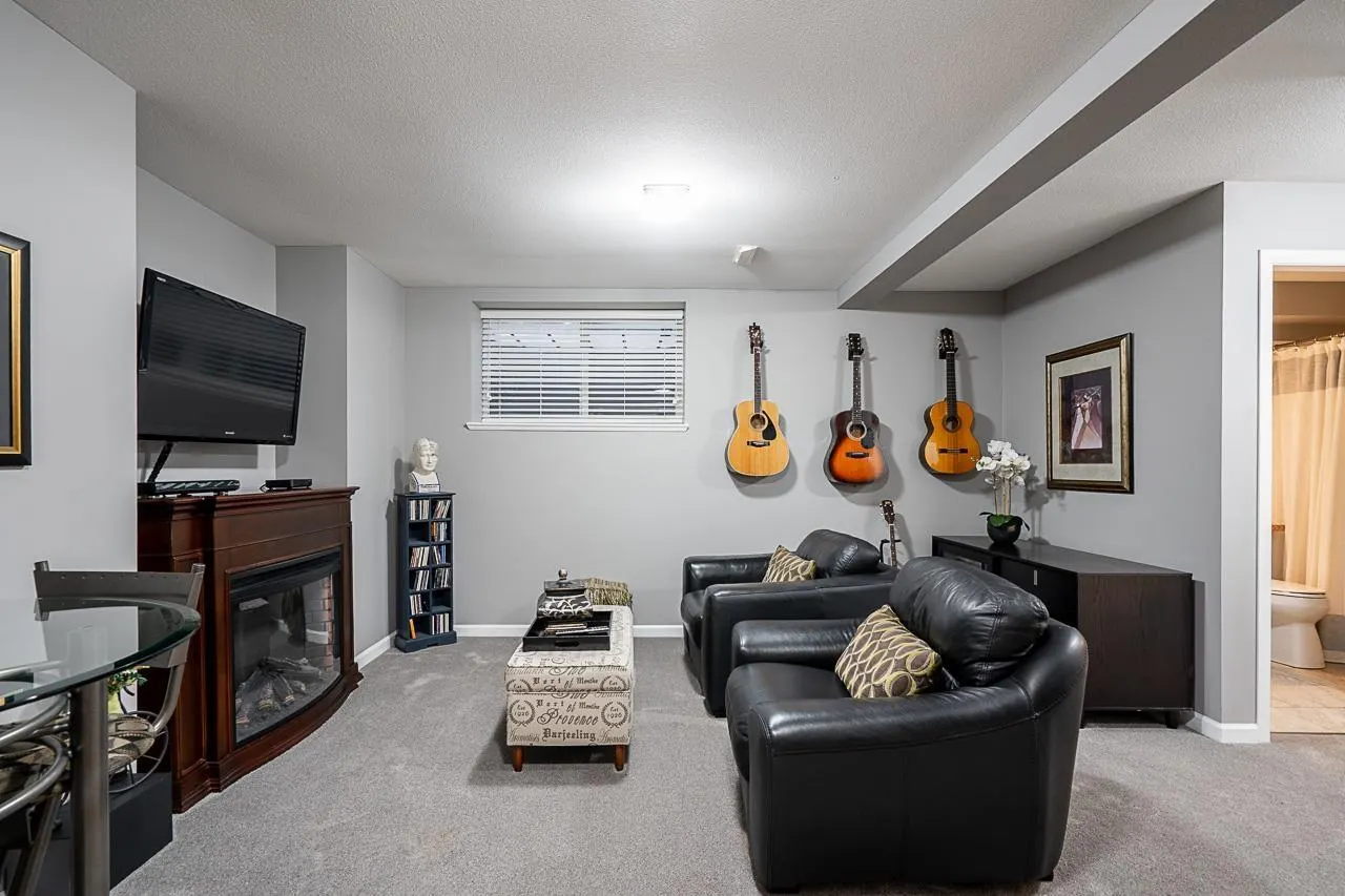 35 3363 ROSEMARY HEIGHTS CRESCENT
