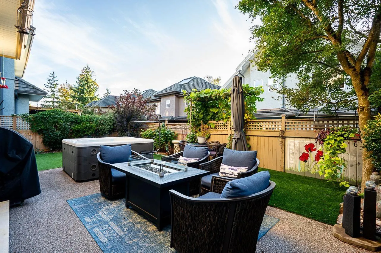 35 3363 ROSEMARY HEIGHTS CRESCENT