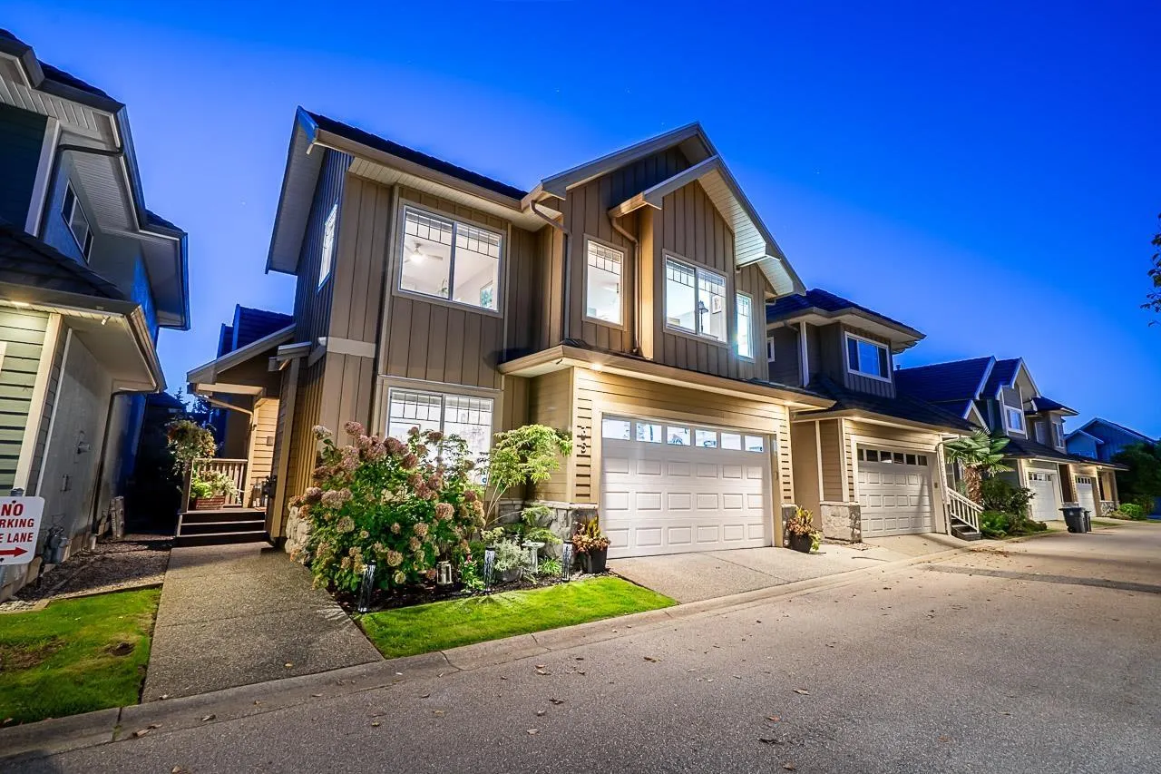 35 3363 ROSEMARY HEIGHTS CRESCENT