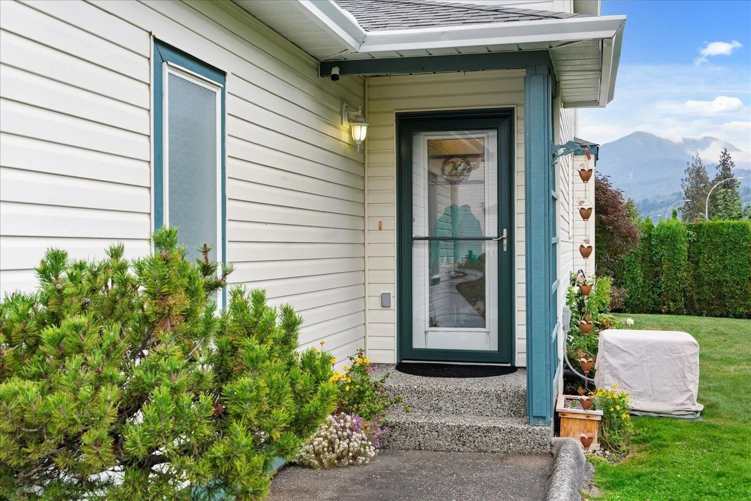 24 6434 VEDDER ROAD|Sardis South