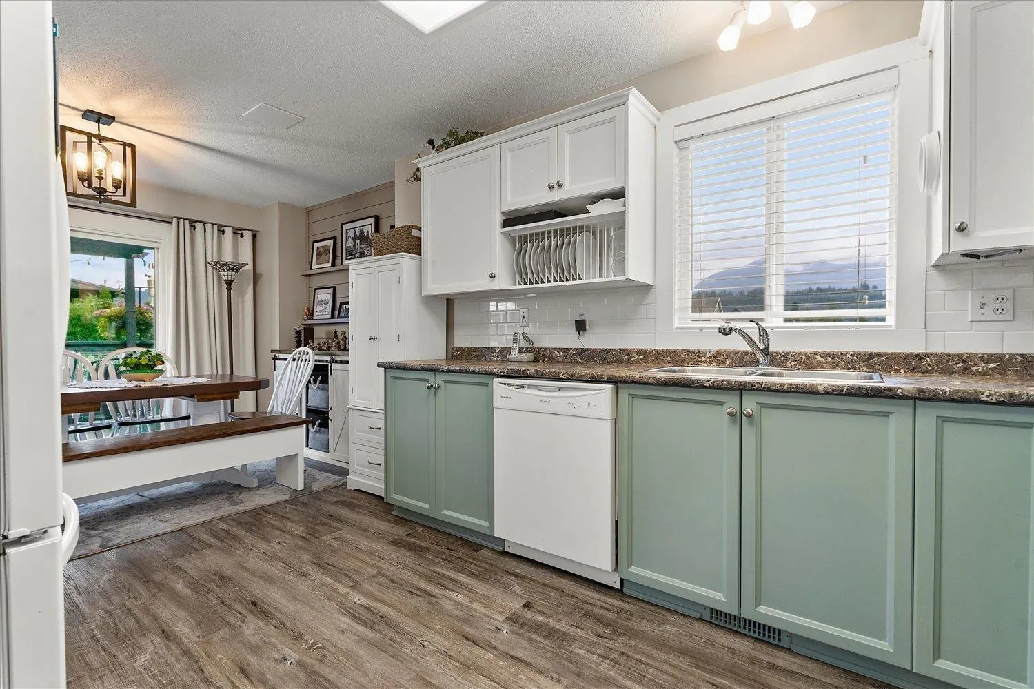 24 6434 VEDDER ROAD|Sardis South