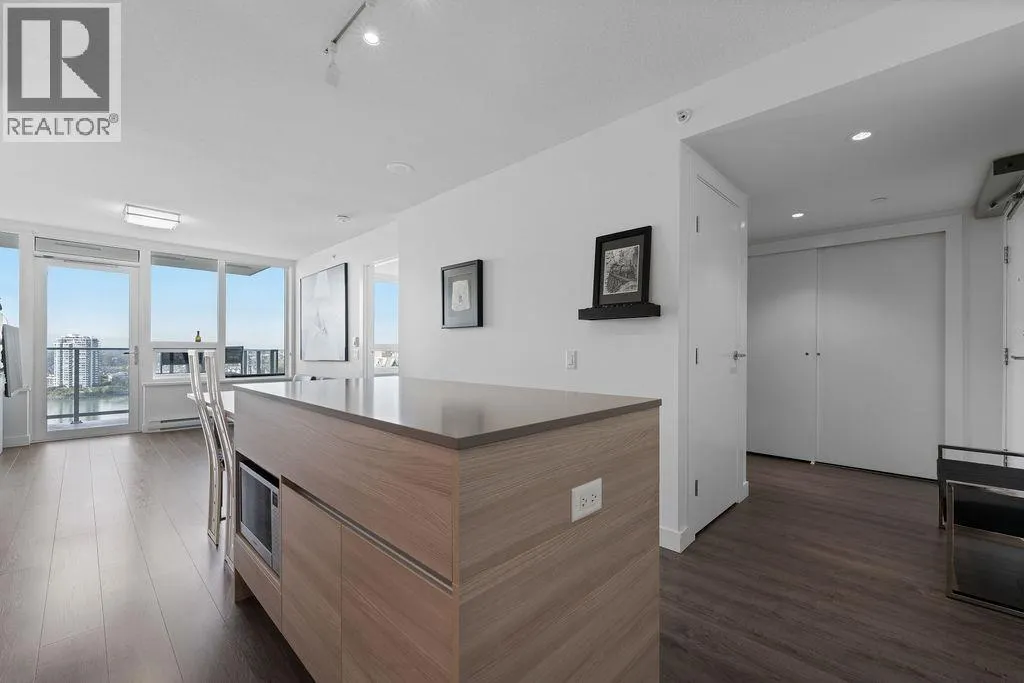 1901 988 QUAYSIDE DRIVE