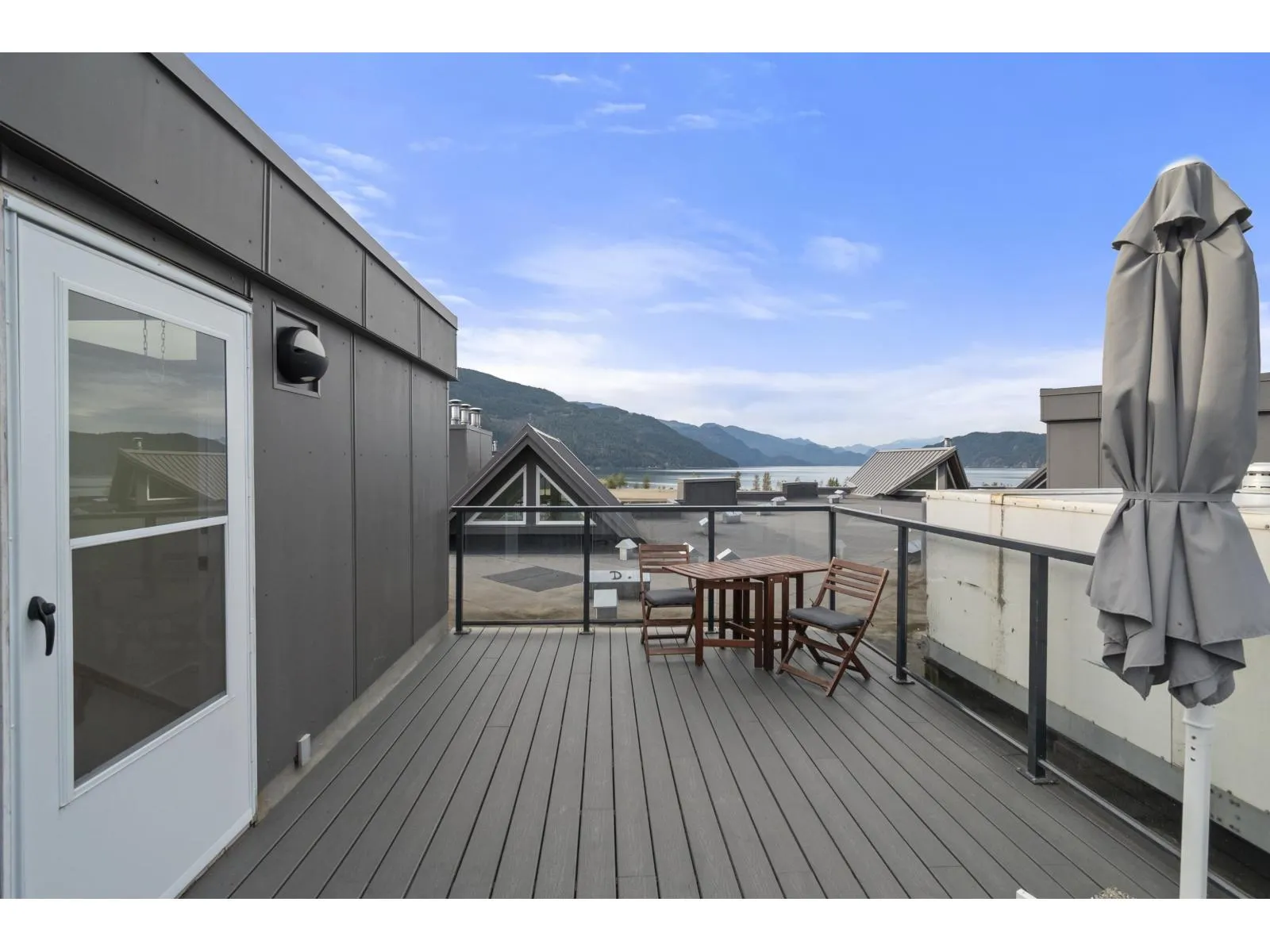 317 378 ESPLANADE AVENUE|Harrison Hot Springs