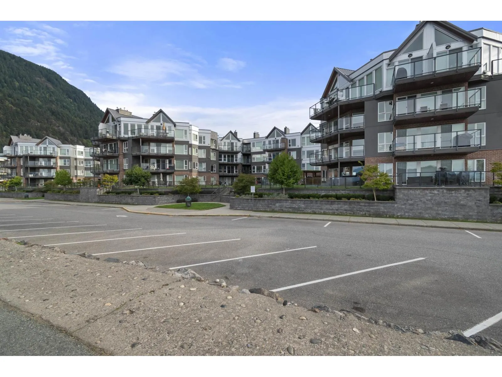 317 378 ESPLANADE AVENUE|Harrison Hot Springs