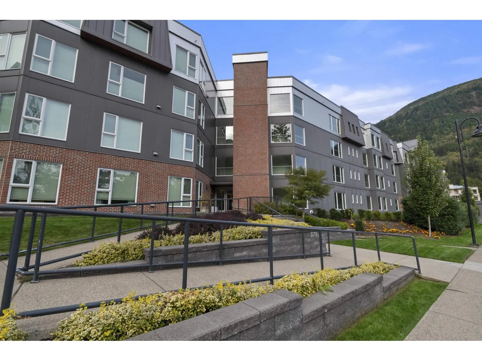 317 378 ESPLANADE AVENUE|Harrison Hot Springs