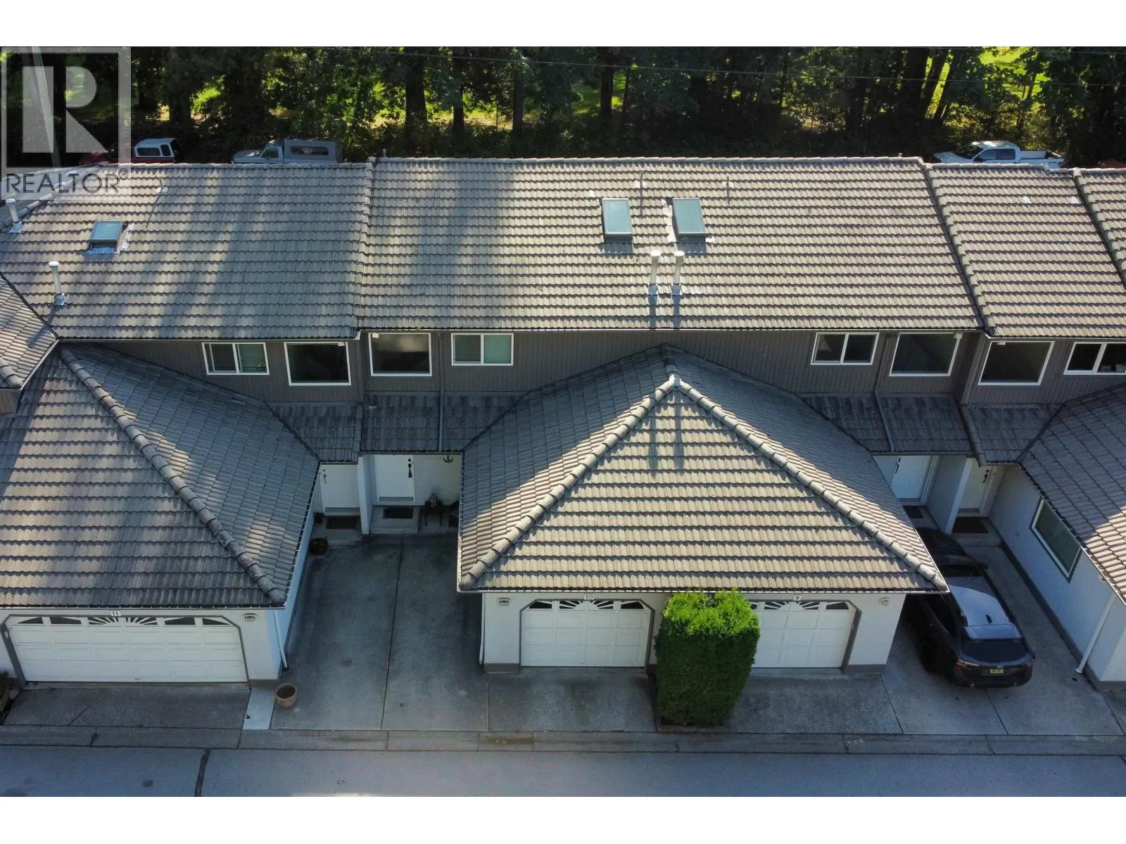 10 2401 MAMQUAM ROAD