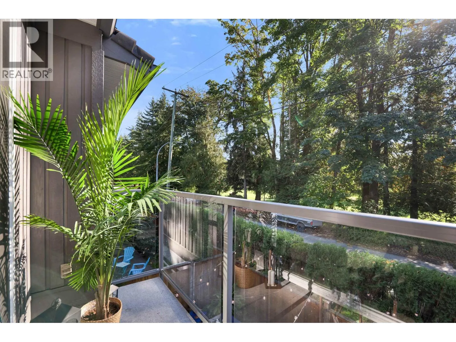 10 2401 MAMQUAM ROAD