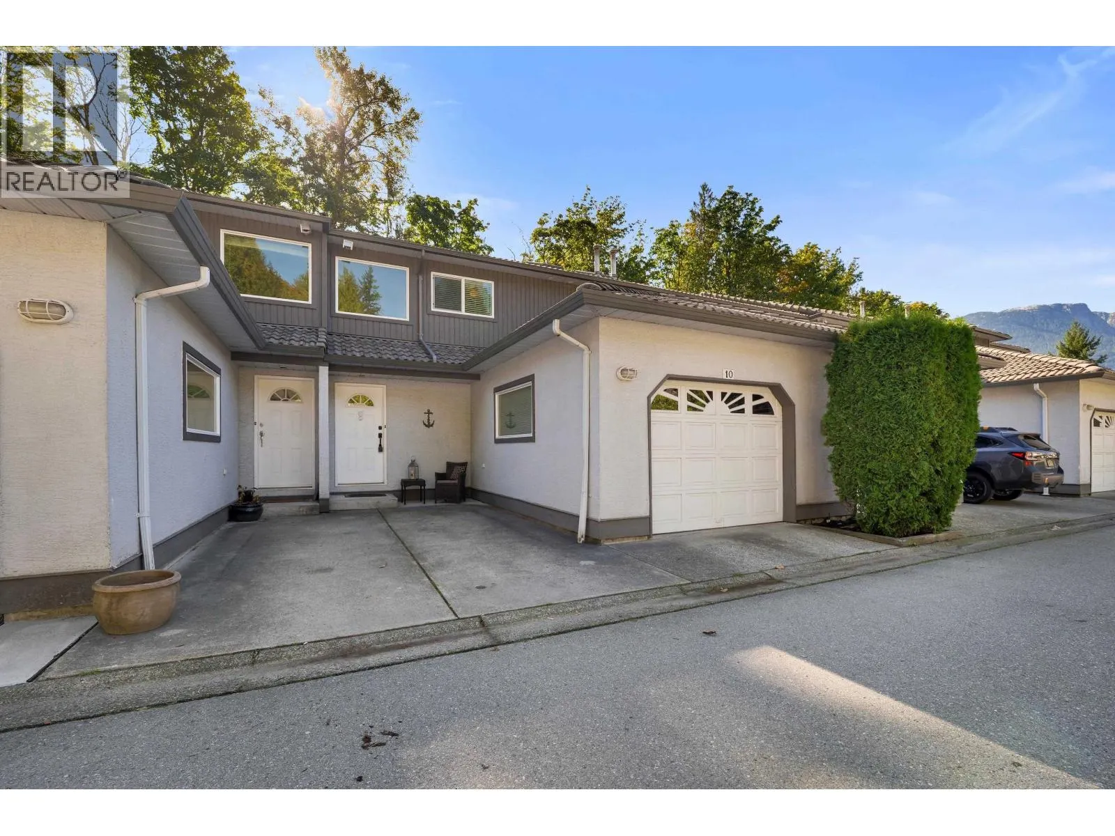 10 2401 MAMQUAM ROAD