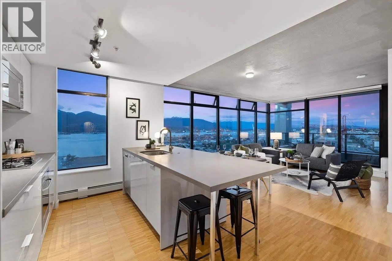 1701 108 W CORDOVA STREET