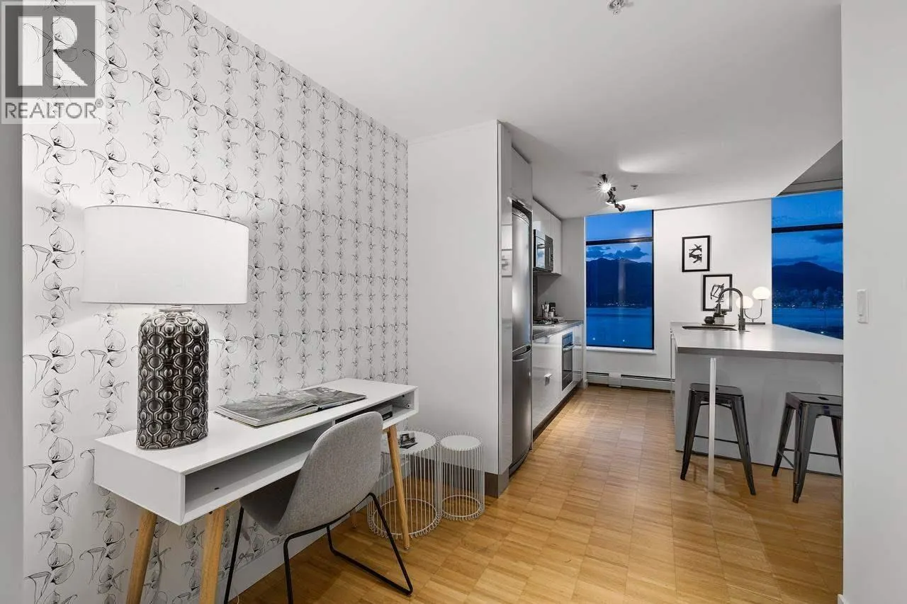 1701 108 W CORDOVA STREET