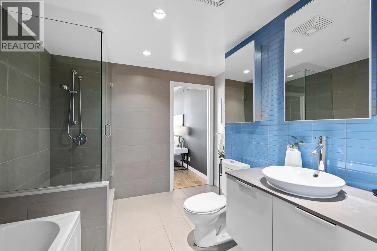 1701 108 W CORDOVA STREET