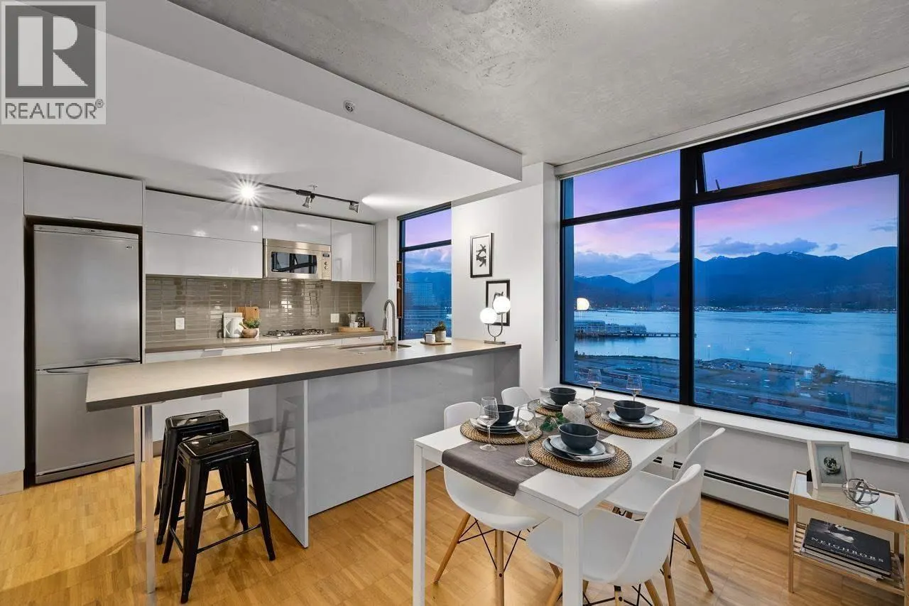 1701 108 W CORDOVA STREET
