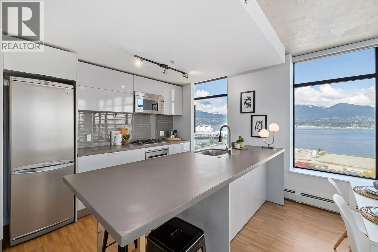 1701 108 W CORDOVA STREET