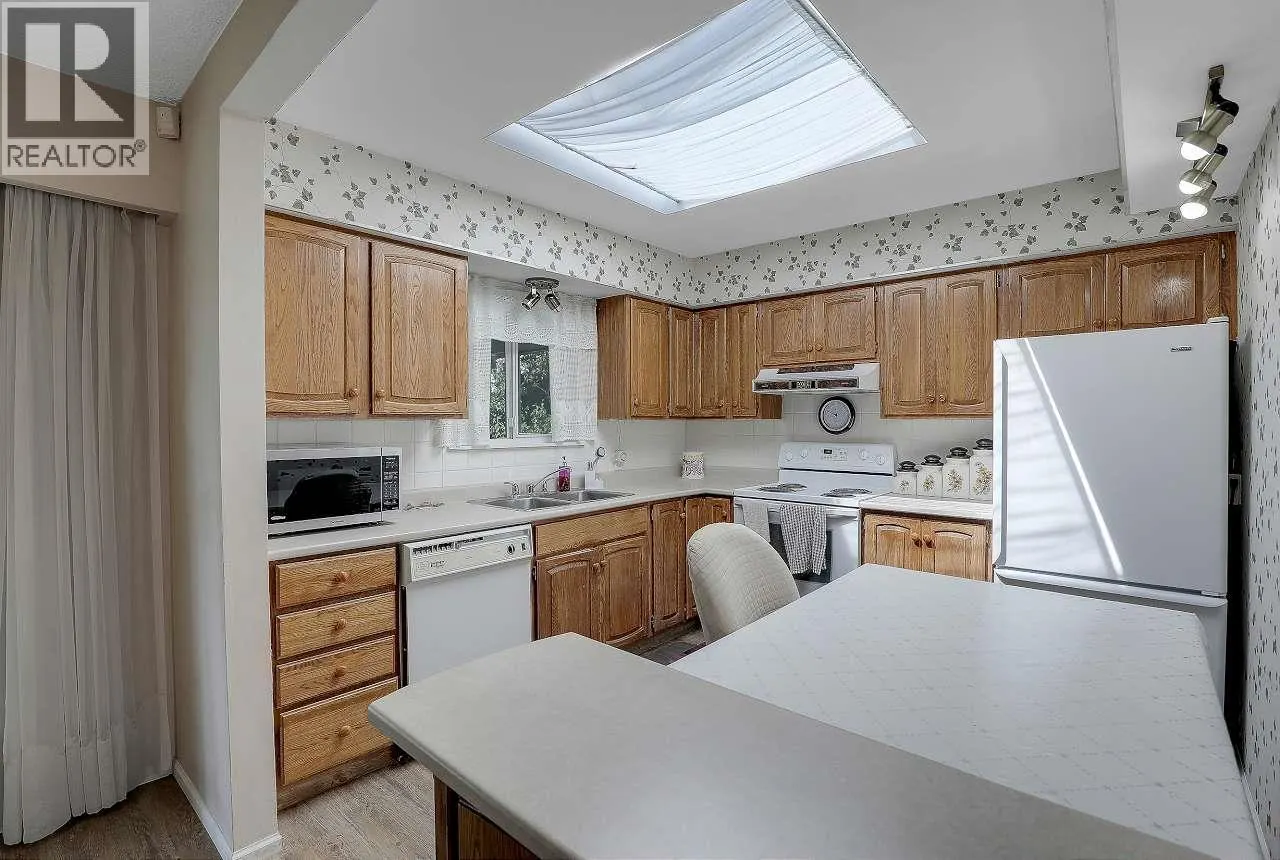 6407 LOUGHEED HIGHWAY
