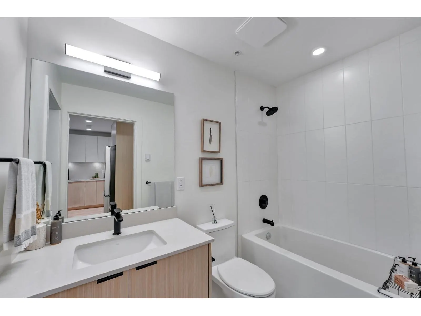 B206 5360 204TH STREET