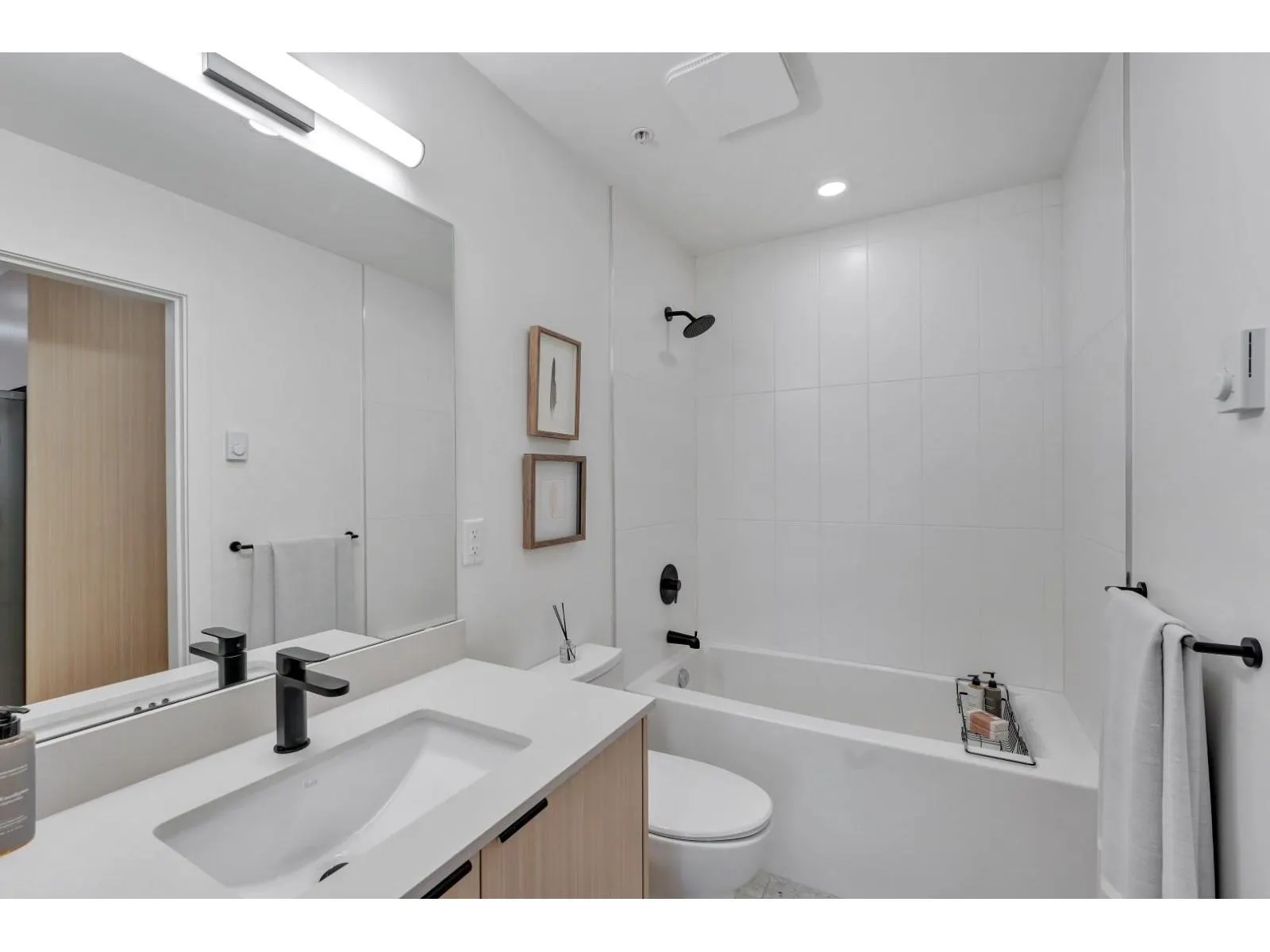 B206 5360 204TH STREET