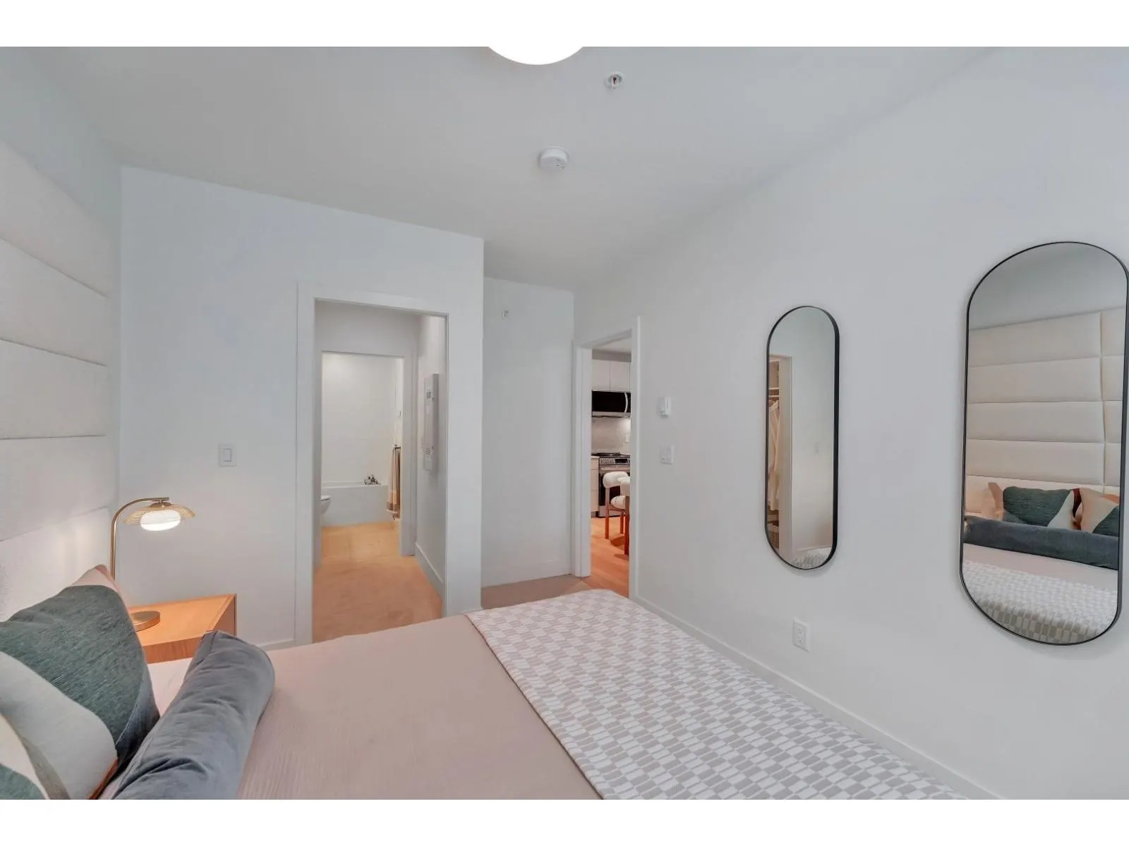 B206 5360 204TH STREET
