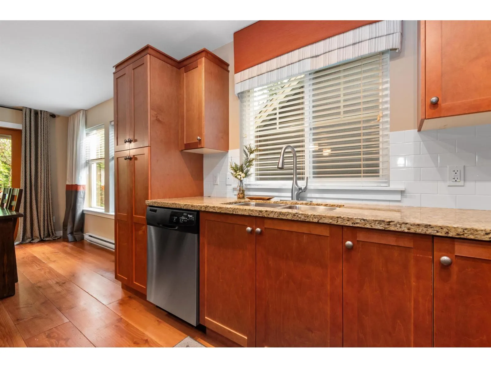 1820 RAVENWOOD TRAIL|Cultus Lake South