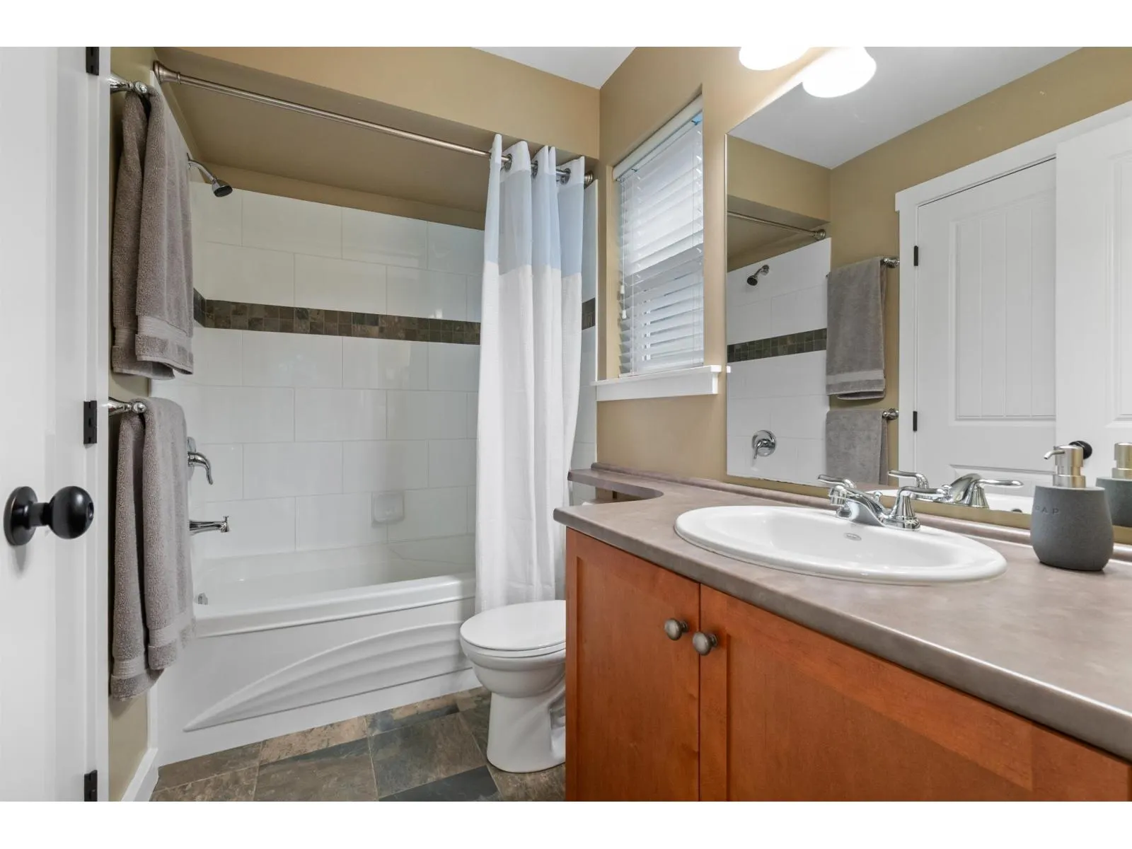 1820 RAVENWOOD TRAIL|Cultus Lake South