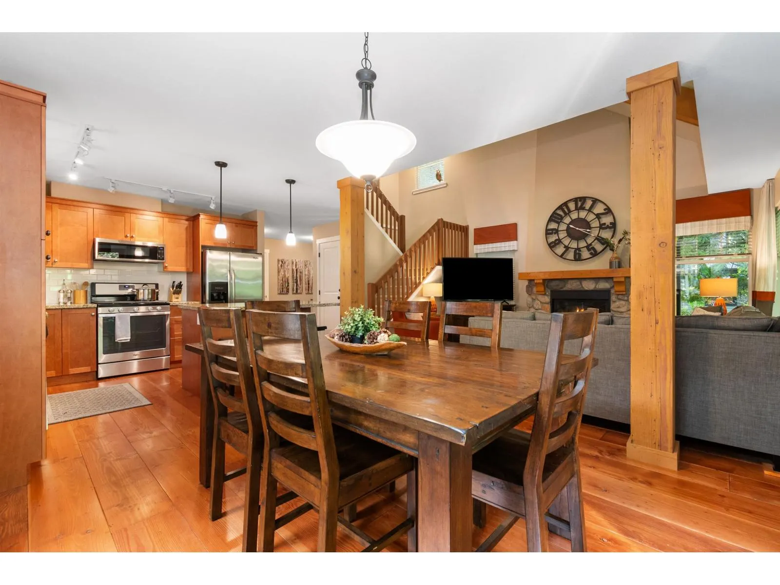 1820 RAVENWOOD TRAIL|Cultus Lake South