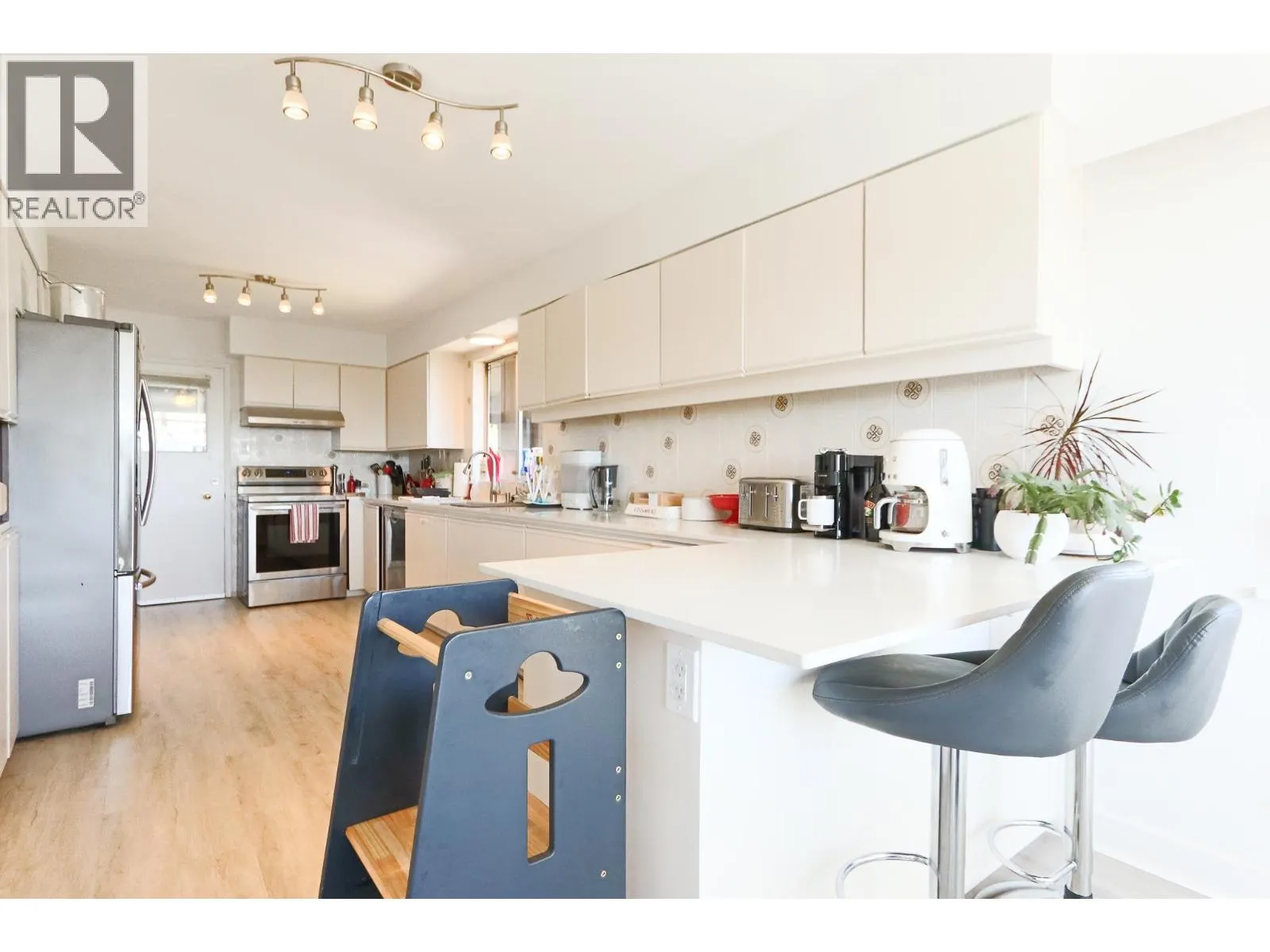 4591 WOODGREEN DRIVE