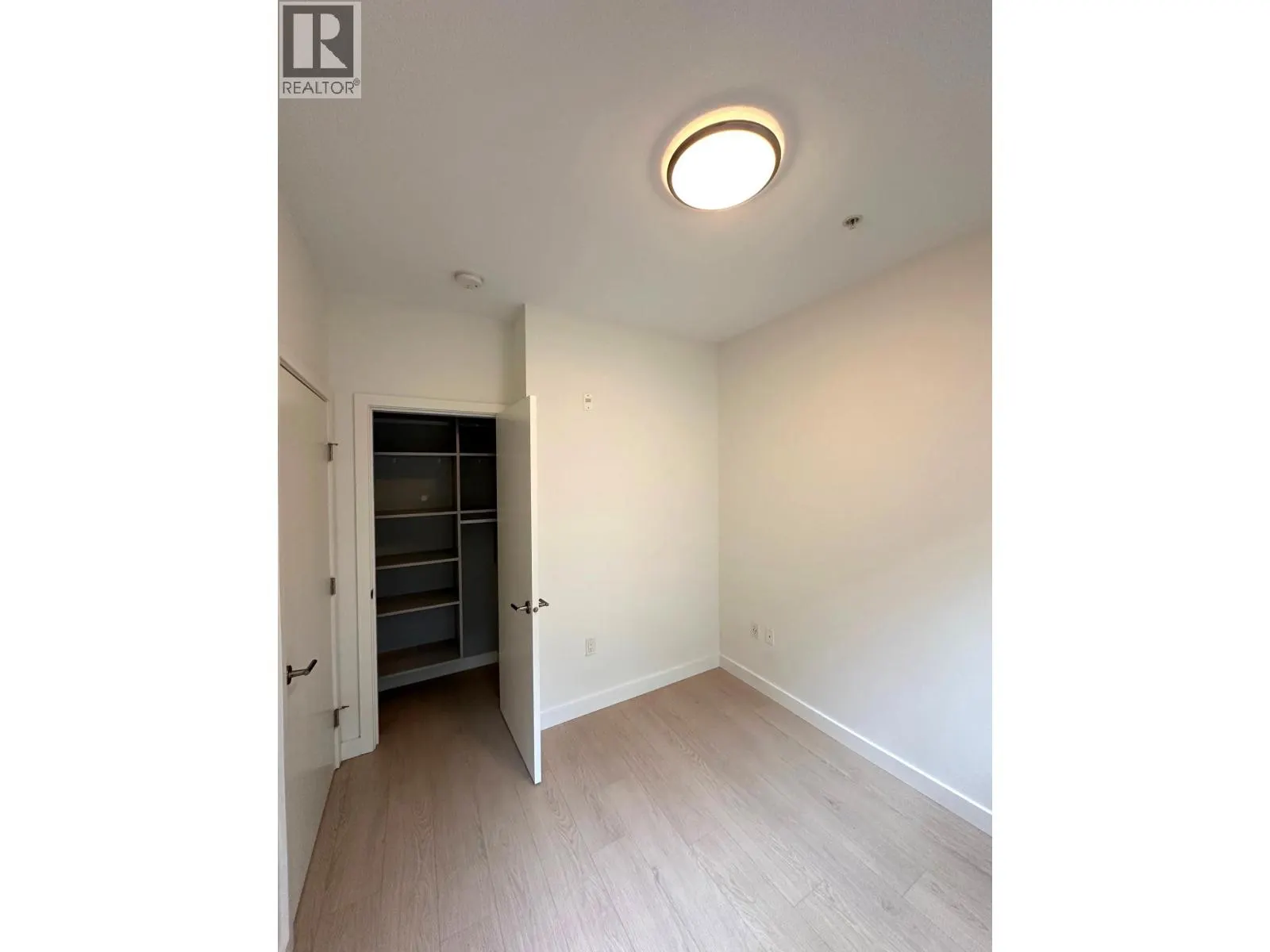 117 3205 MOUNTAIN HIGHWAY