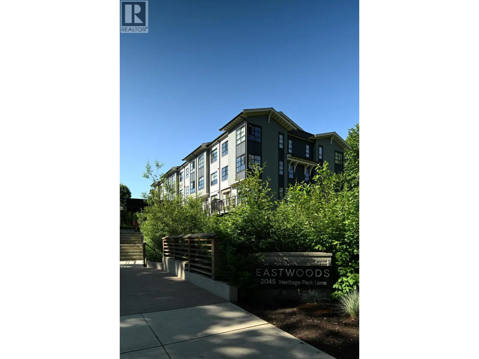 214 2045 HERITAGE PARK LANE