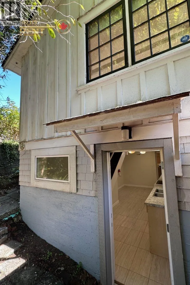 3009 ST. ANDREWS AVENUE