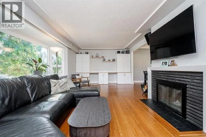845 SMITH AVENUE