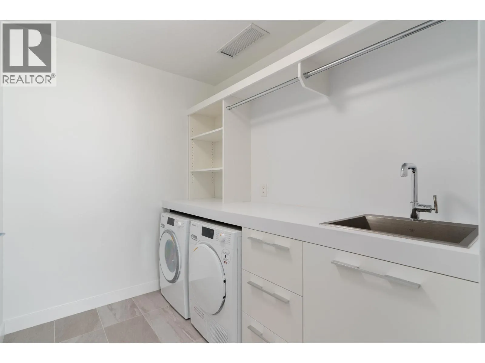 1205 6622 PEARSON WAY