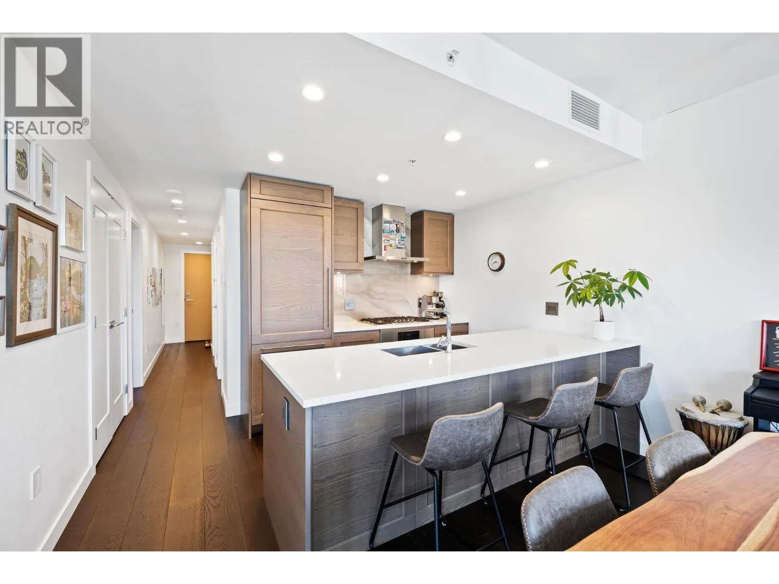 1603 5629 BIRNEY AVENUE
