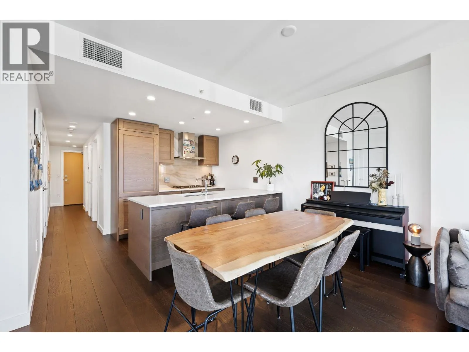 1603 5629 BIRNEY AVENUE