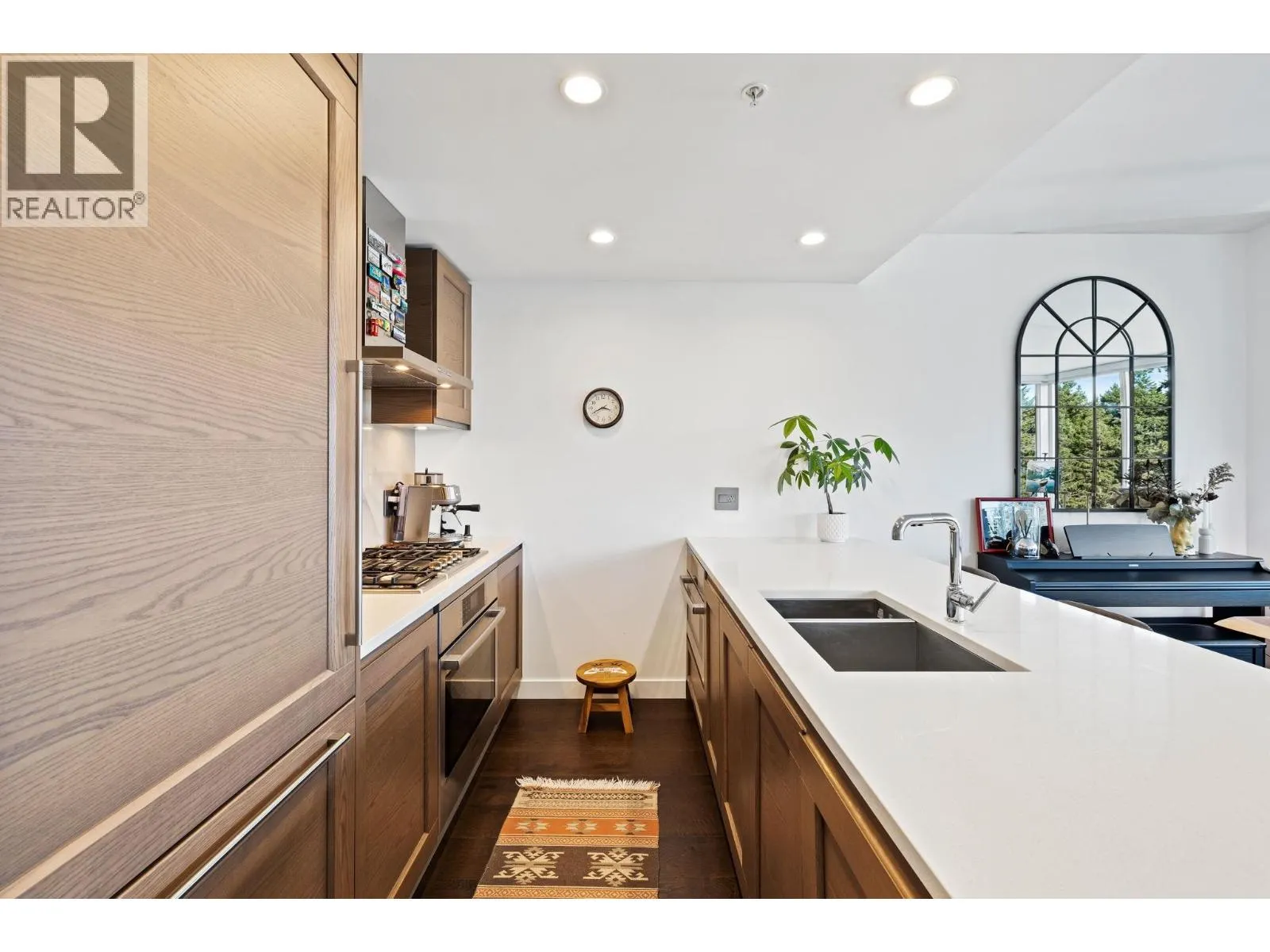 1603 5629 BIRNEY AVENUE