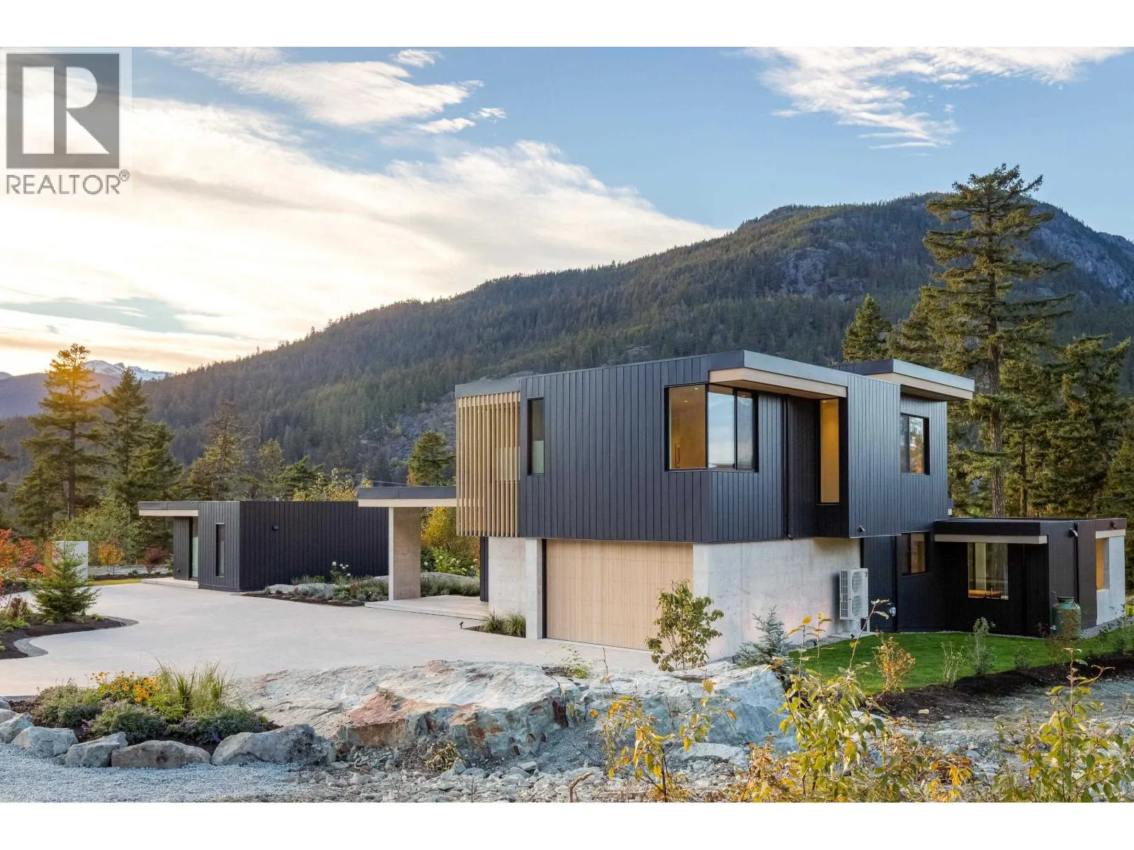 9257 WEDGEMOUNT PLATEAU DRIVE