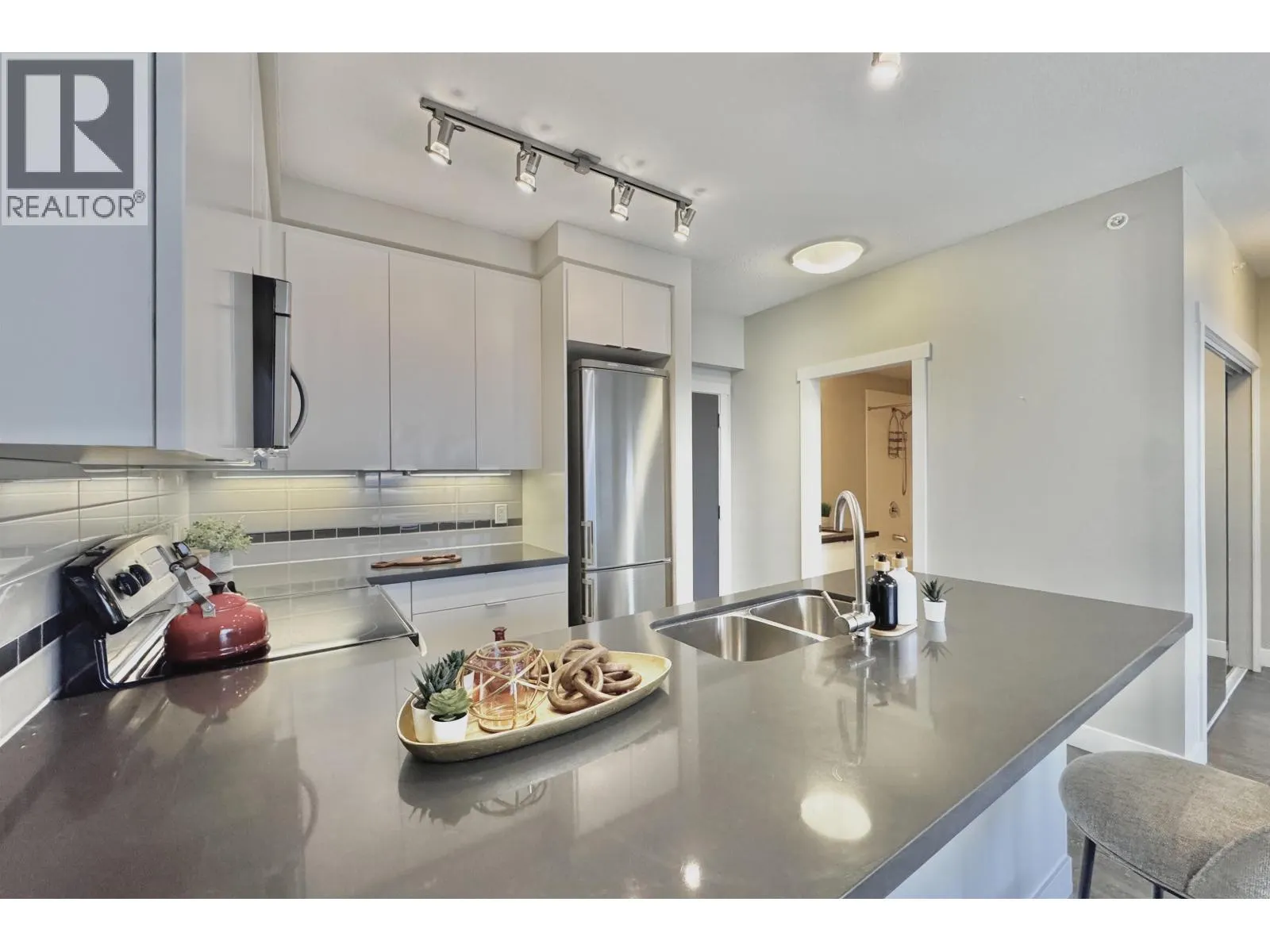 1103 9025 HIGHLAND COURT