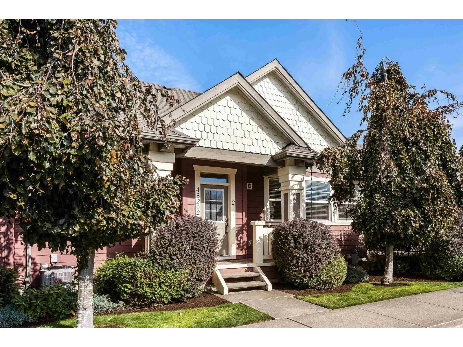 2 45202 NICOMEN CROSSING|Garrison Crossing