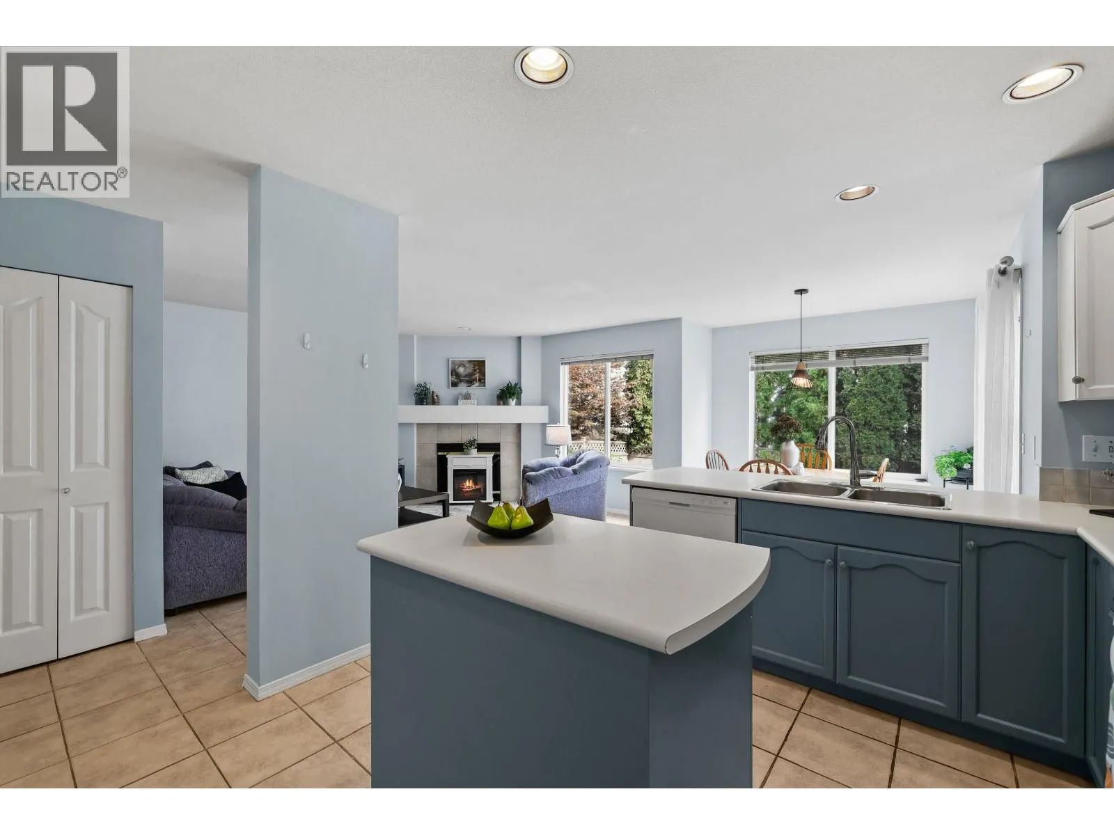 5551 ROWLING PLACE
