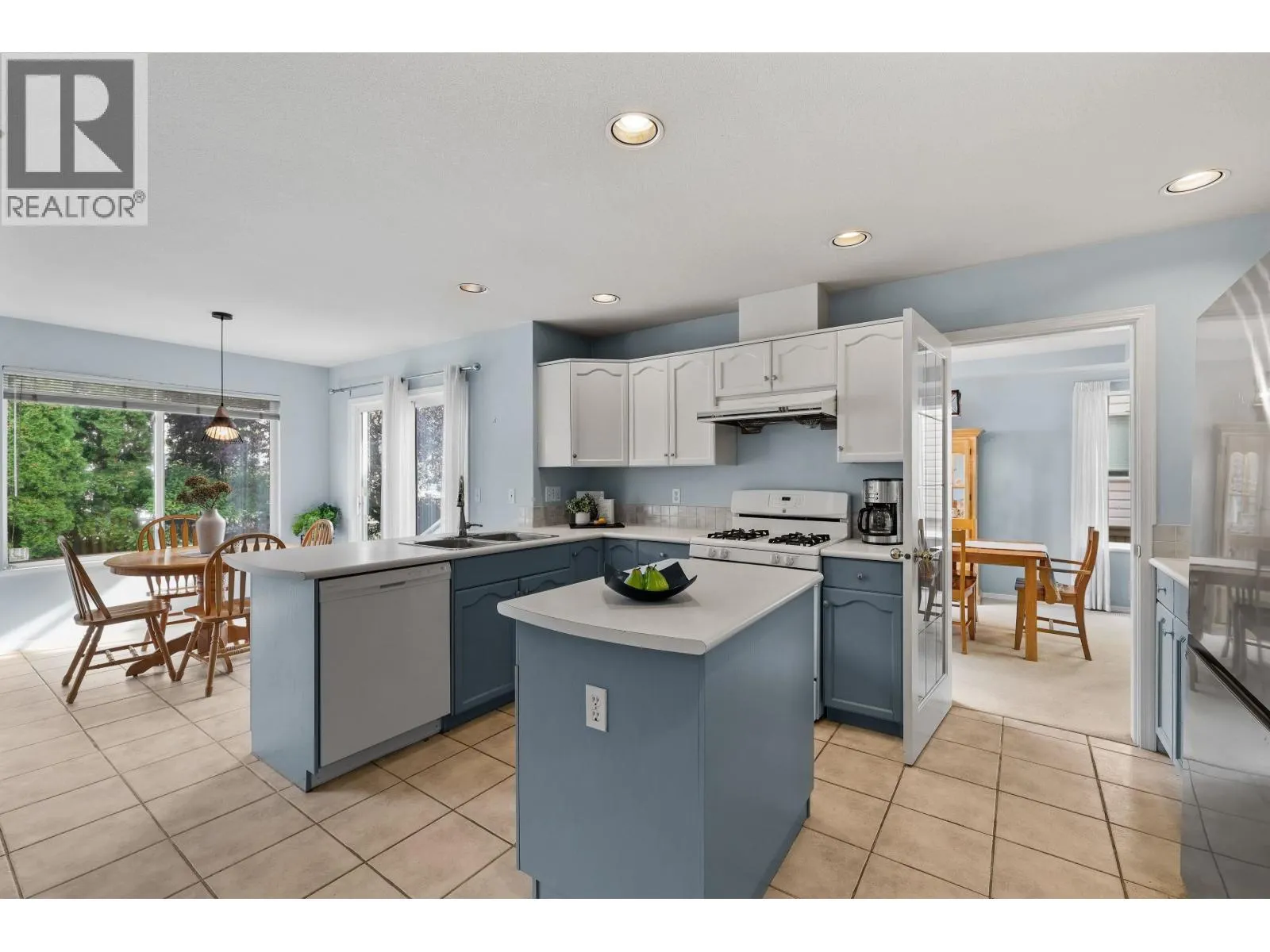 5551 ROWLING PLACE