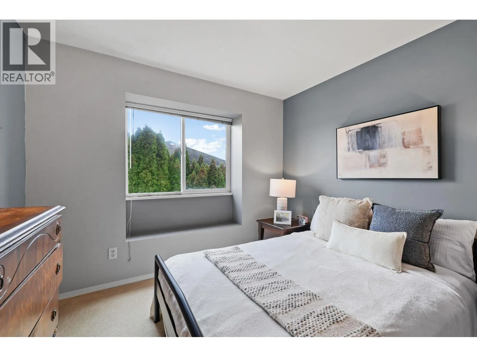5551 ROWLING PLACE