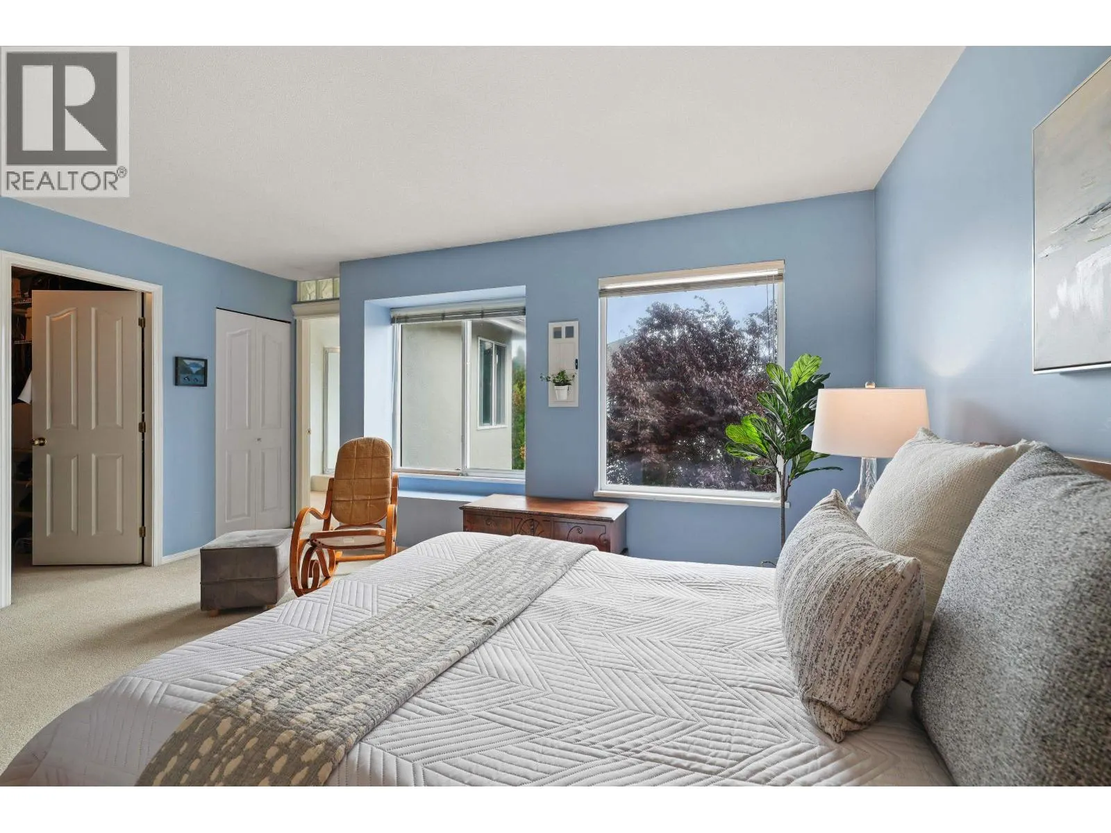 5551 ROWLING PLACE