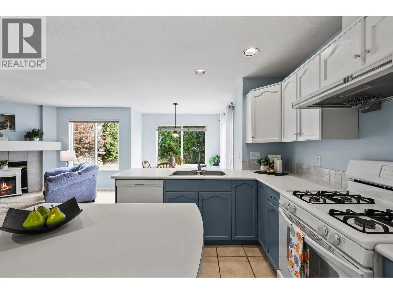 5551 ROWLING PLACE