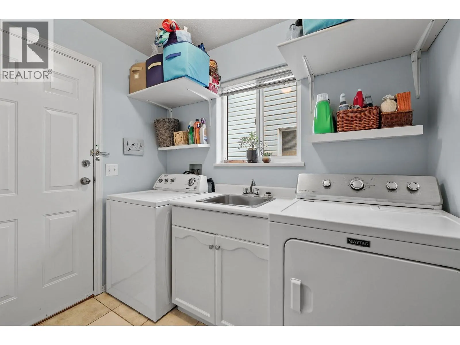 5551 ROWLING PLACE