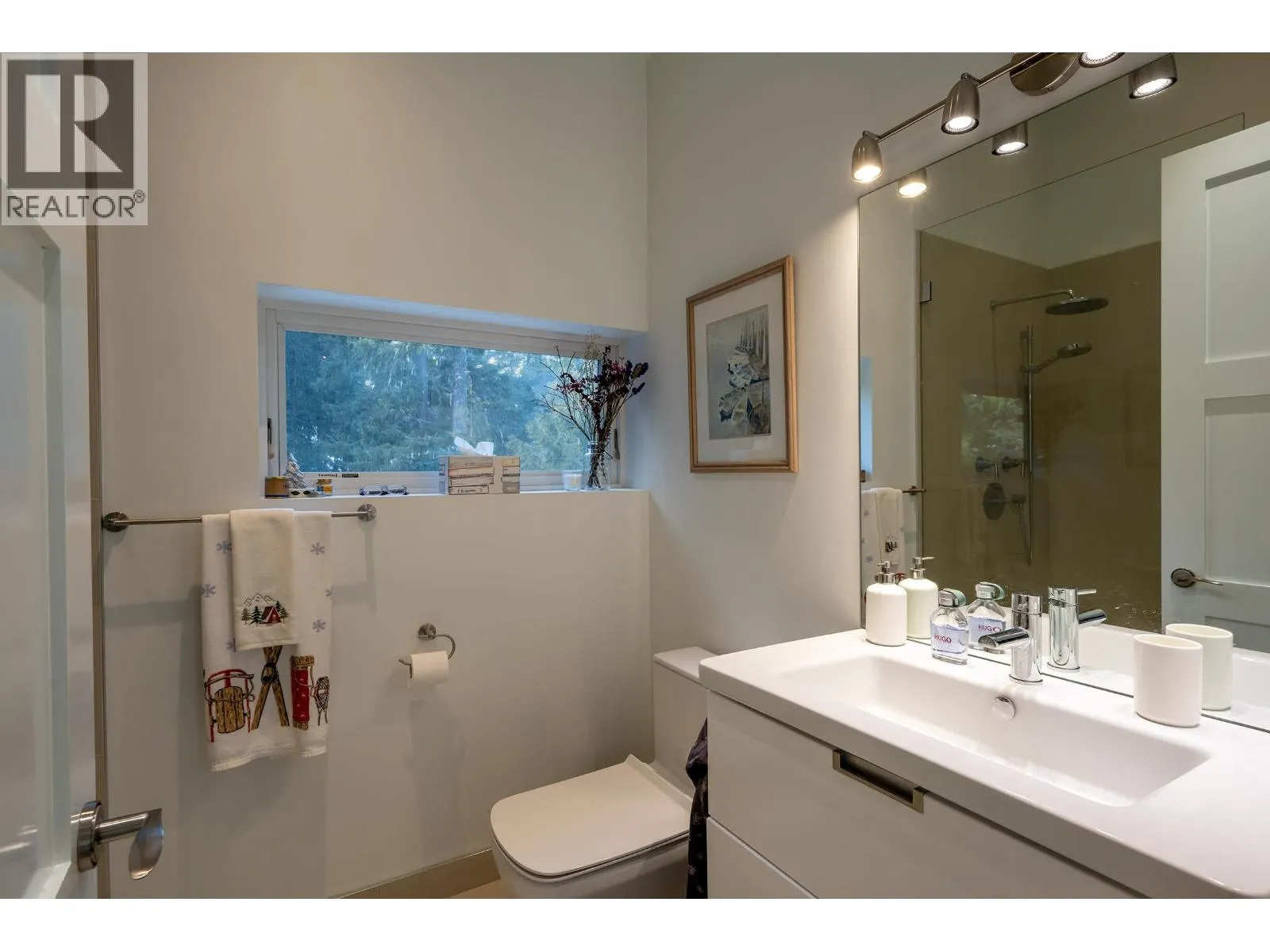 5221 JORDAN LANE