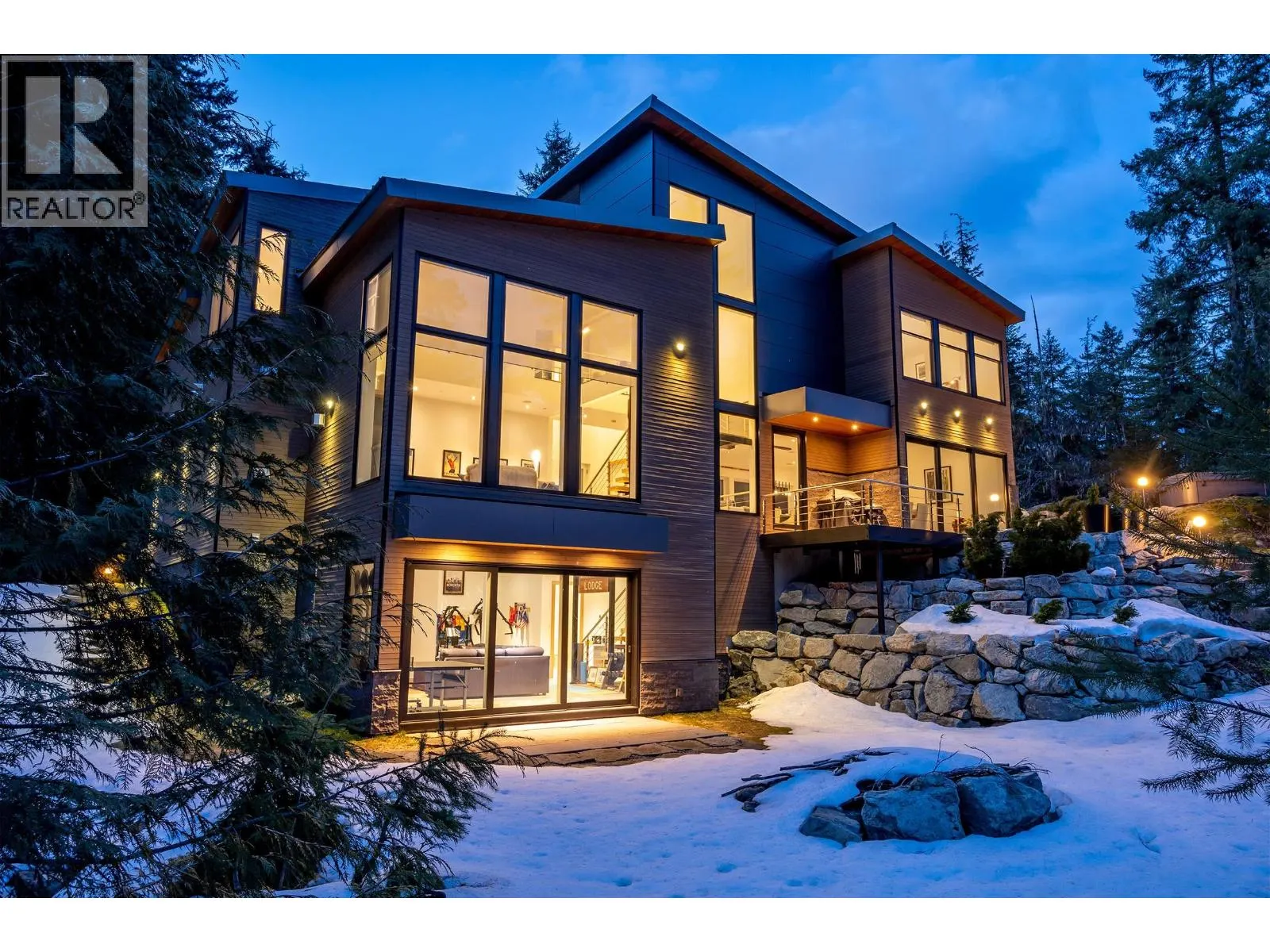 5221 JORDAN LANE