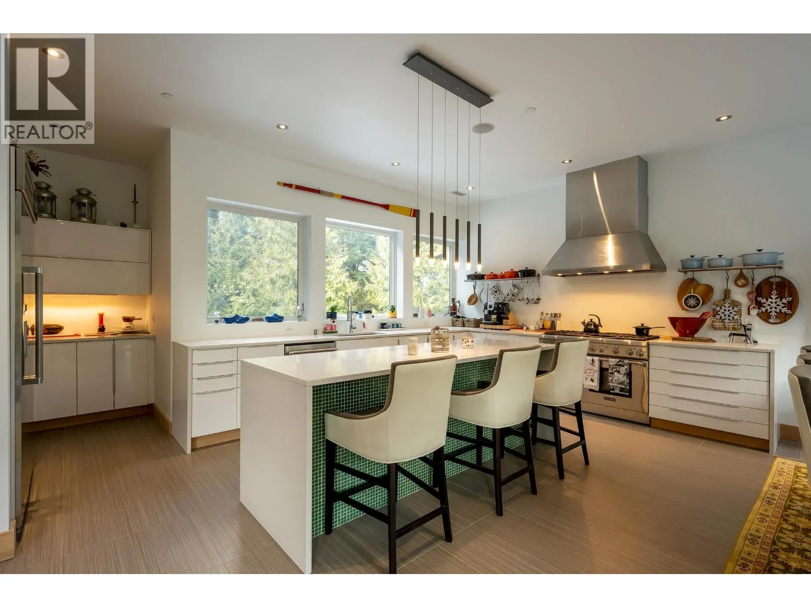 5221 JORDAN LANE
