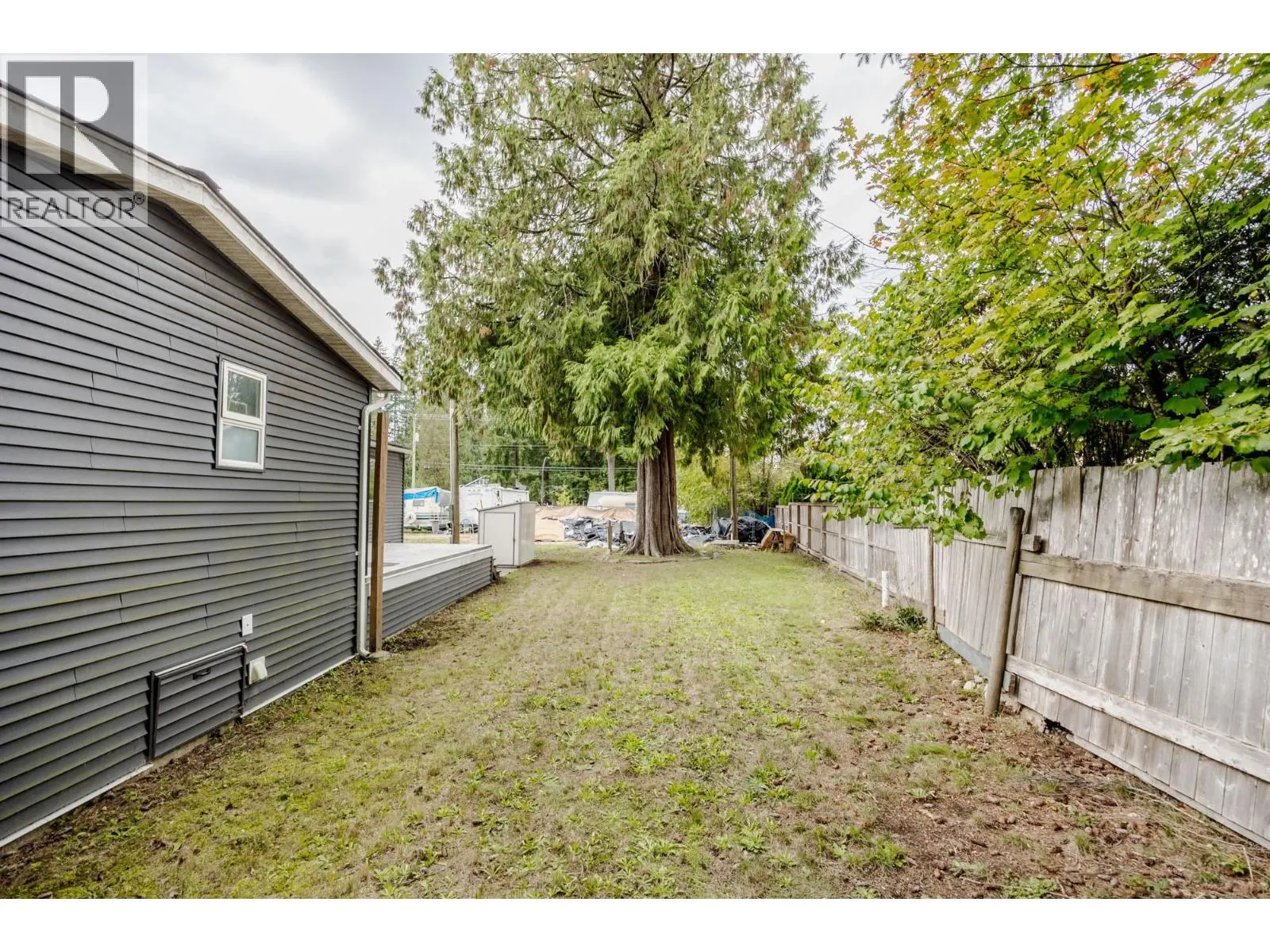5 23205 CALVIN CRESCENT