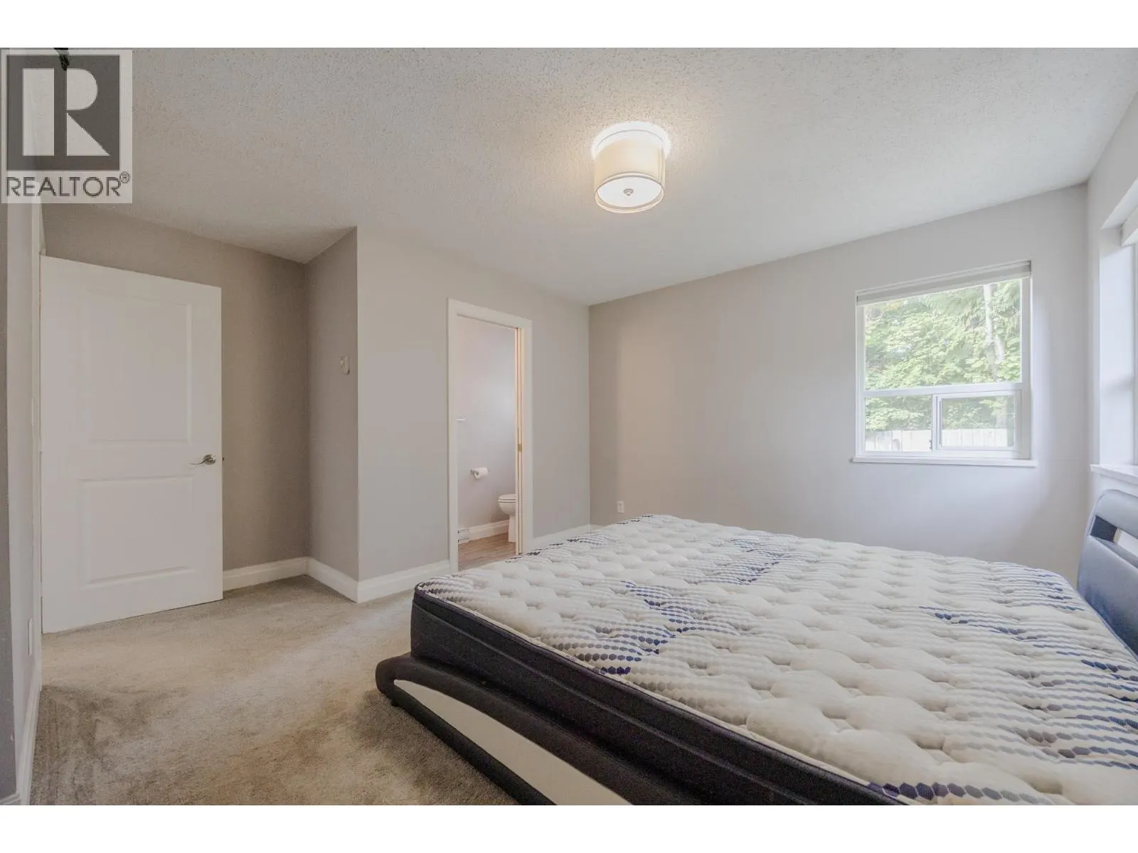 5 23205 CALVIN CRESCENT