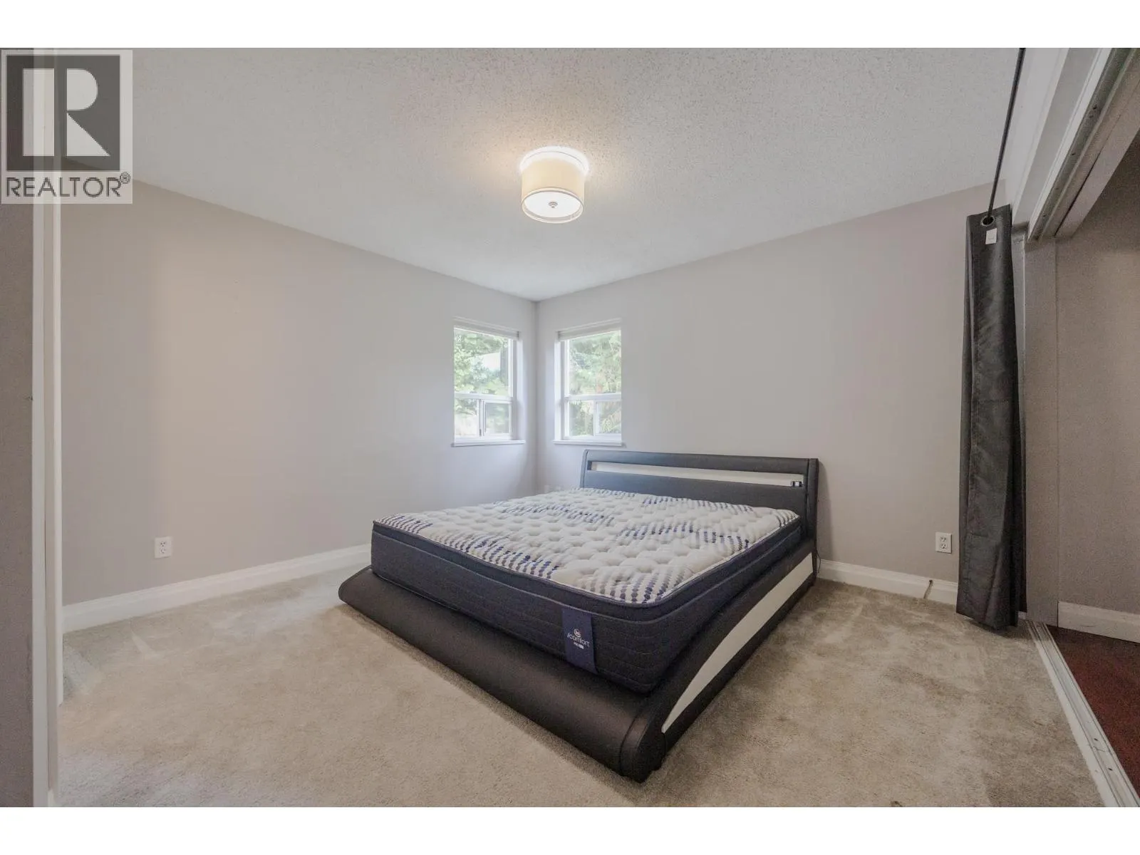 5 23205 CALVIN CRESCENT